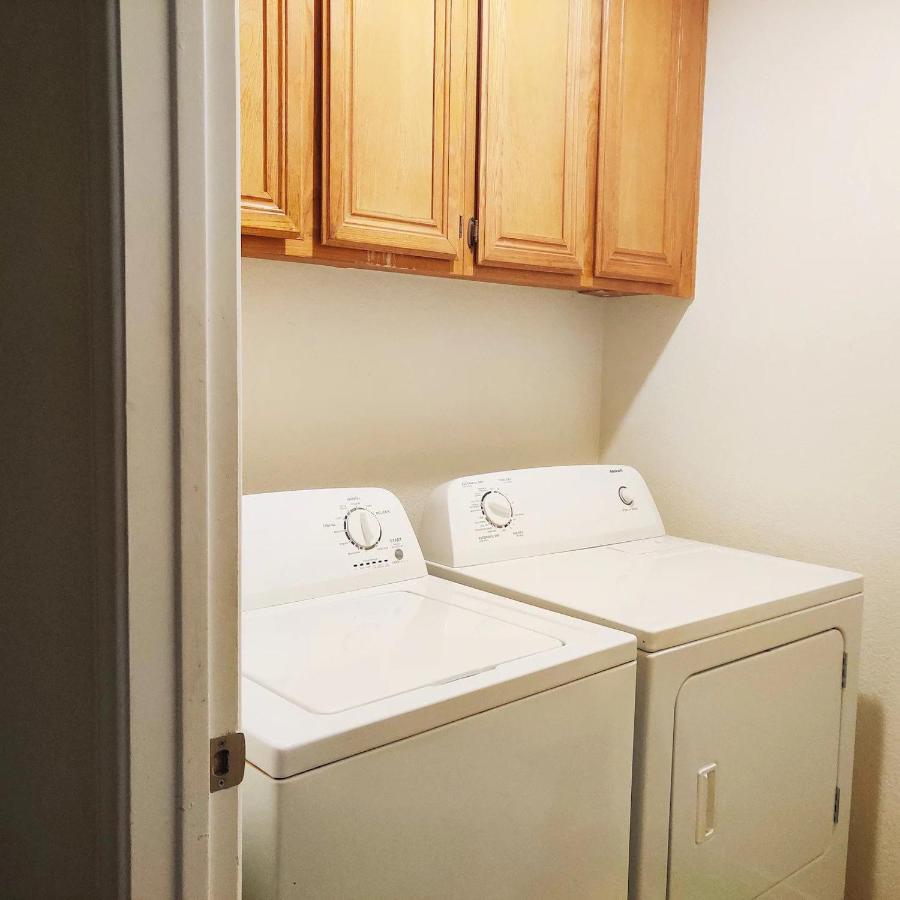 Nice Private Room In A House Close To Red Rock & Las Vegas Strip المظهر الخارجي الصورة